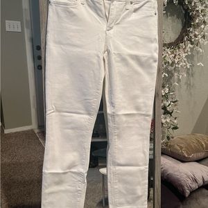 I’m selling my beautiful jeans from my closet